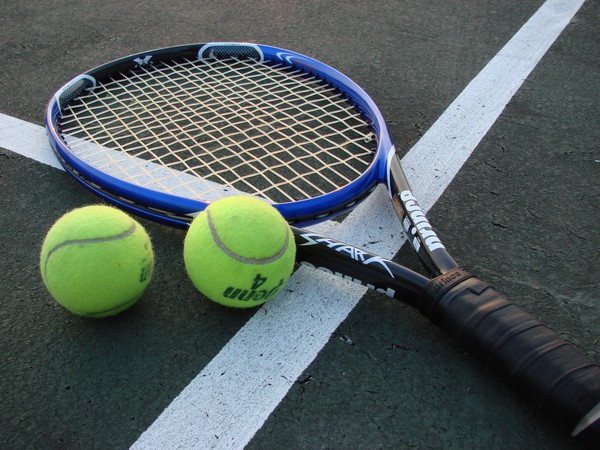 Tennis-Andreescu downs Raducanu in Miami Open battle of Grand Slam winners