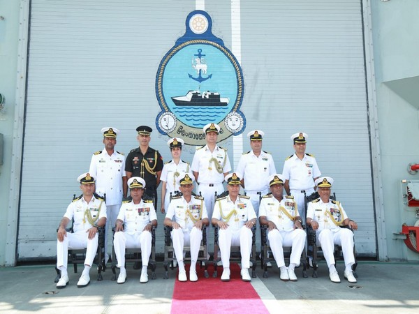 CNS Admiral R Hari Kumar visits Sri Lankan Navy Ship SLNS Sindurala ...