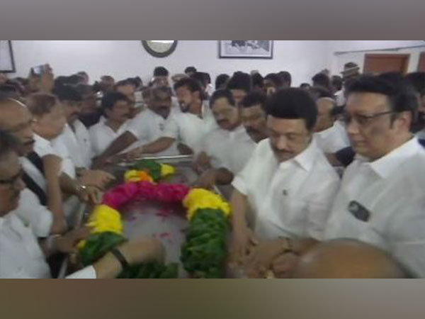 Tamil Nadu Leaders Pay Last Respects to Political Stalwart EVKS Elangovan