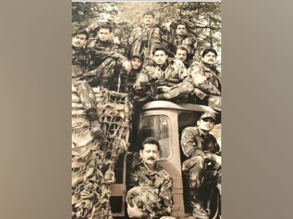 Sanjay Dutt digs out monochrom picture from 'LOC: Kargil' sets on Army Day
