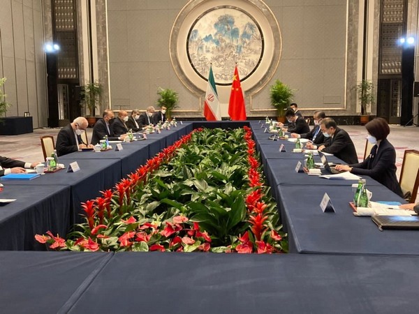 Iran FM, Chinese counterpart announce implementation of comprehensive cooperation plan