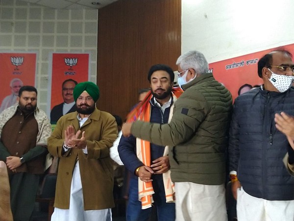 Congress MLA from Moga, Harjot Kamal, joins BJP in Chandigarh