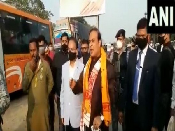 Assam CM rebukes Nagaon district collector for halting traffic on his arrival, says VIP culture not acceptable
