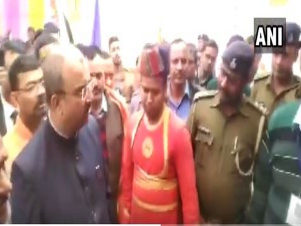 Bihar Health Minister fumes at police officer who failed to recognise him at event 