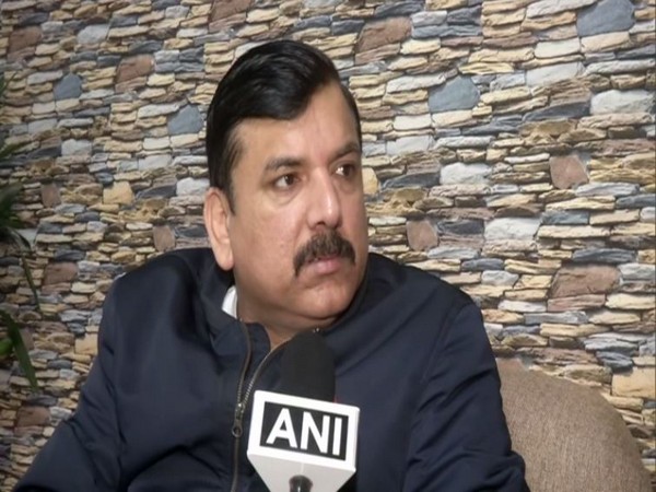  Scindia questions his own party as it fails to deliver, says AAP's Sanjay Singh 