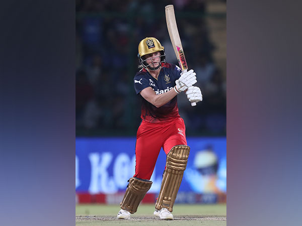 WPL Eliminator: Perry's fighting fifty takes RCB to 135/6 against MI