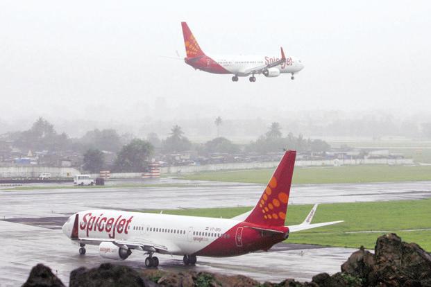 SpiceJet plane blocking Mumbai runway moved -airport