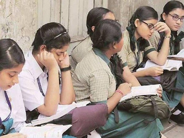Urdu Bulletin: Class 10th CBSE exam cancellation, UP's COVID scare highlighted 