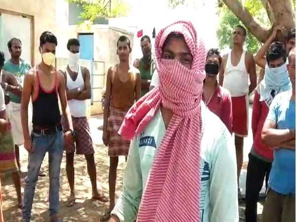 Stranded UP labourers in Andhra Pradesh accuse District Administration of not sending them back to their homes