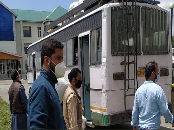 201 stranded people who arrived in Srinagar on May 6, discharged from quarantine: District administration