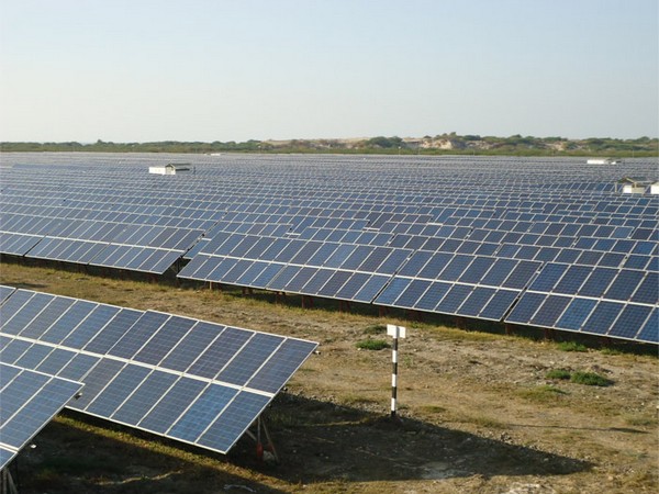 India offers USD 100 mn Line of Credit to Lanka for solar projects