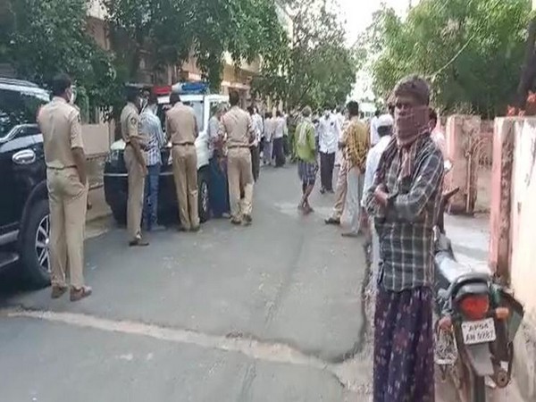Andhra: YSRCP leader shoots dead relative, kills self later