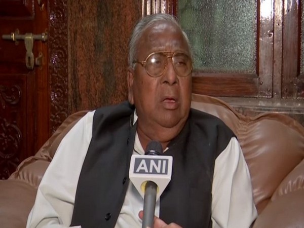 Congress leader Hanumantha Rao calls for all party meeting against removal of Ambedkar statue