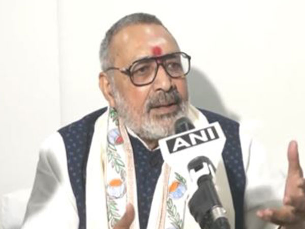  Giriraj Singh retorts to Tejashwi Yadav's "law and order problem in Bihar" with "wheelchair" and "child's rattle" jibe