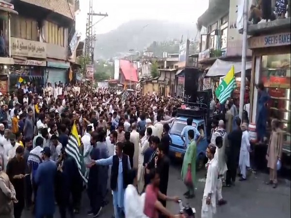 PoJK residents continue to demand release of political prisoners of Muzzafarabad protests