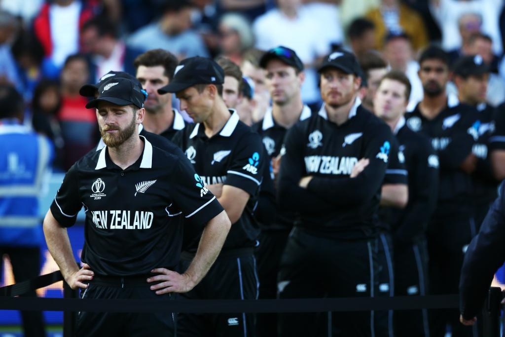 Cricket-New Zealand players make sombre homecoming after World Cup blow