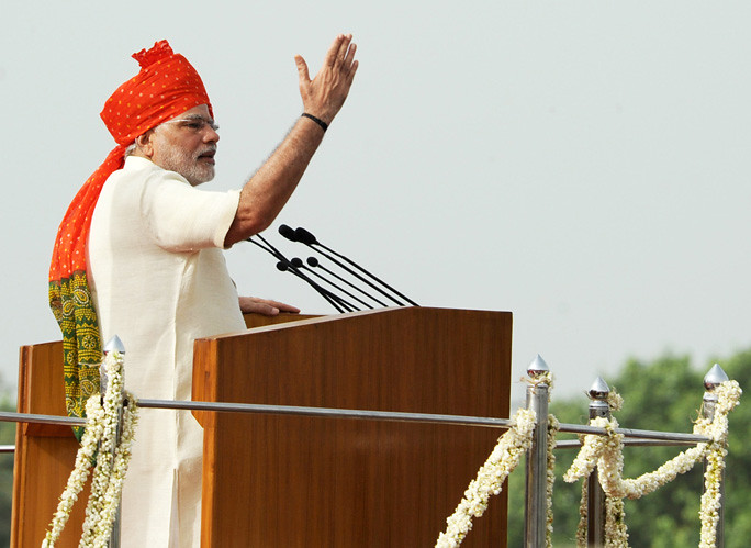 PM pays homage to Mahatma Gandhi at Rajghat on Independence Day
