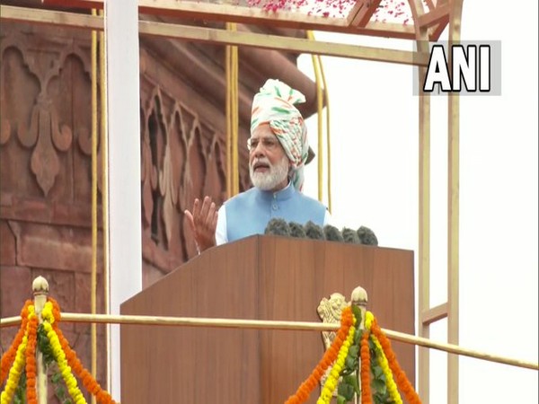 PM Modi greets NCC cadets at Red Fort