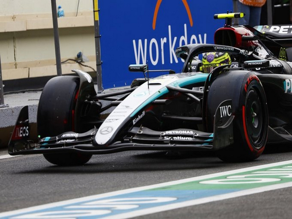 Lewis Hamilton to Start Baku Grand Prix from Pit Lane After Power Unit Change