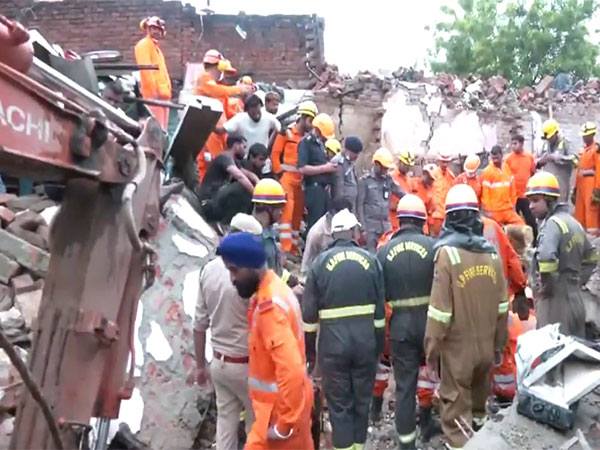 Building Collapse in Meerut Claims Ten Lives Amid Heavy Rains