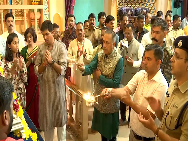 Vice Chief of Indian Army Leads Maha Aarti at Historic Ganpati Mandal in Pune