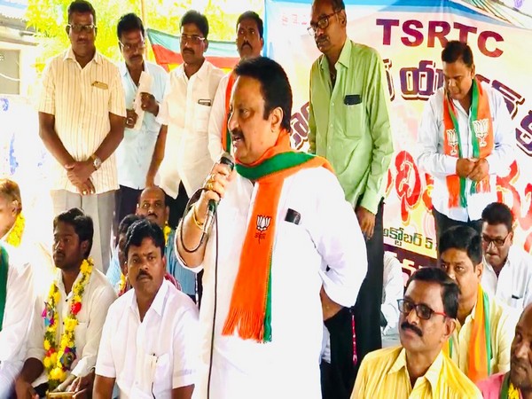 Telangana BJP leader urges citizens, NRIs to support TSRTC 