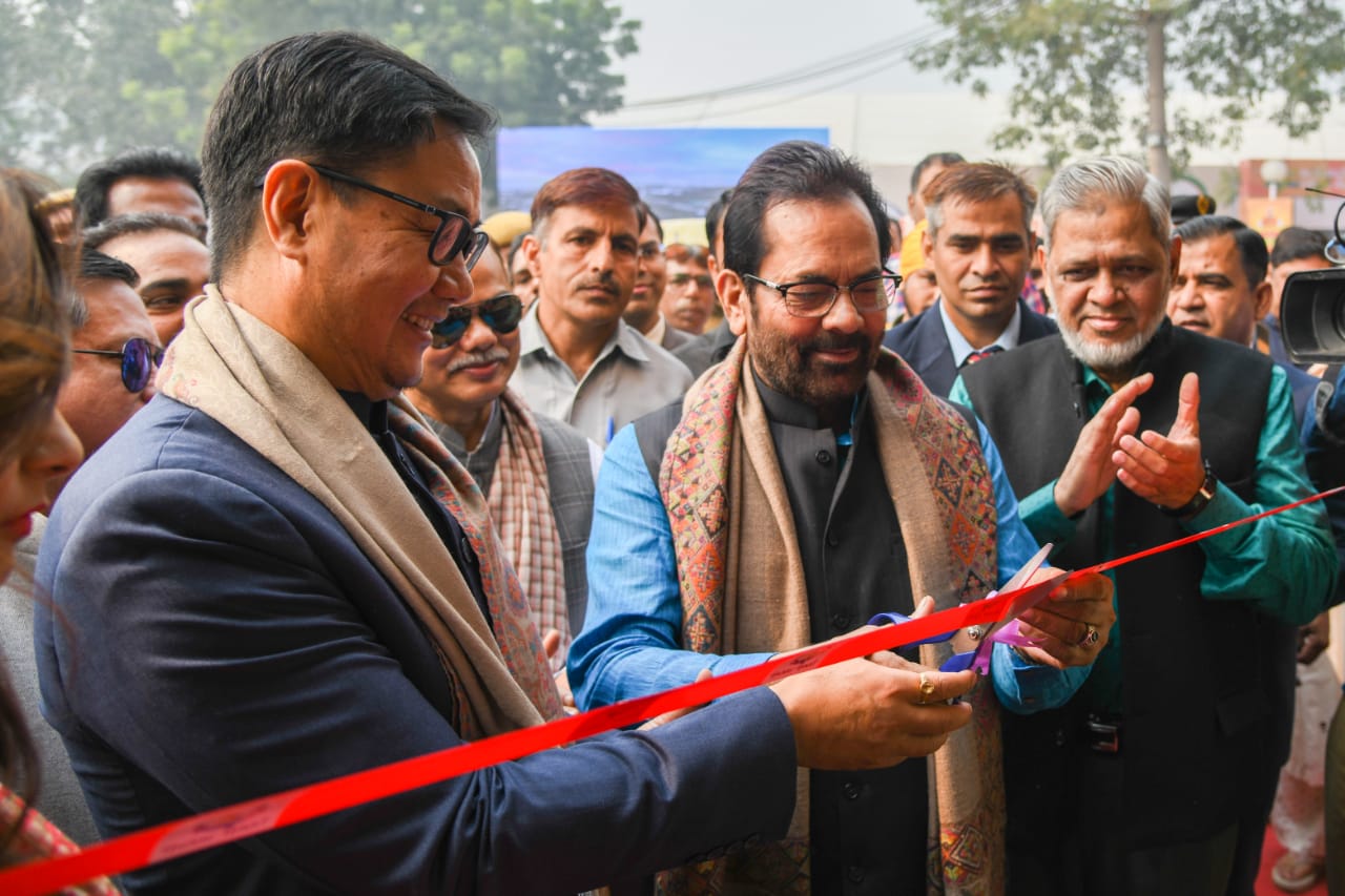 Naqvi inaugurates 'Hunar Haat' at Trade Fair in Delhi