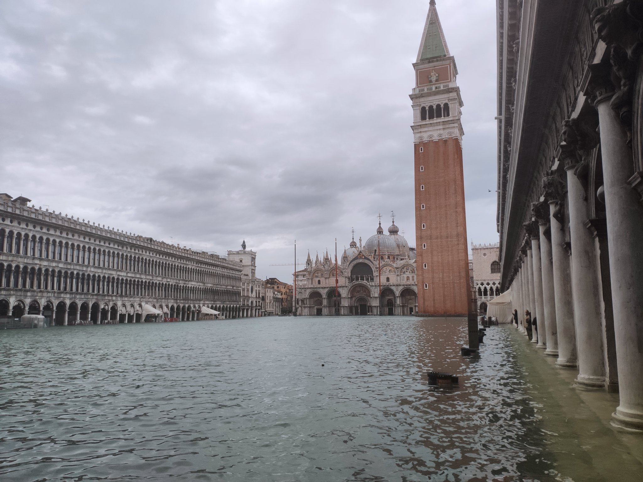 Inundated Venice braced for more flooding, strong winds