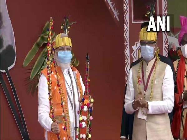 PM Modi attends Janjatiya Gaurav Diwas Mahasammelan in Bhopal, pays floral tribute to tribal freedom fighter Birsa Munda