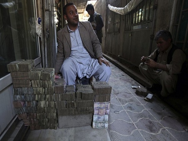 Da Afghanistan Bank to auction USD 10 million to increase value of afghani