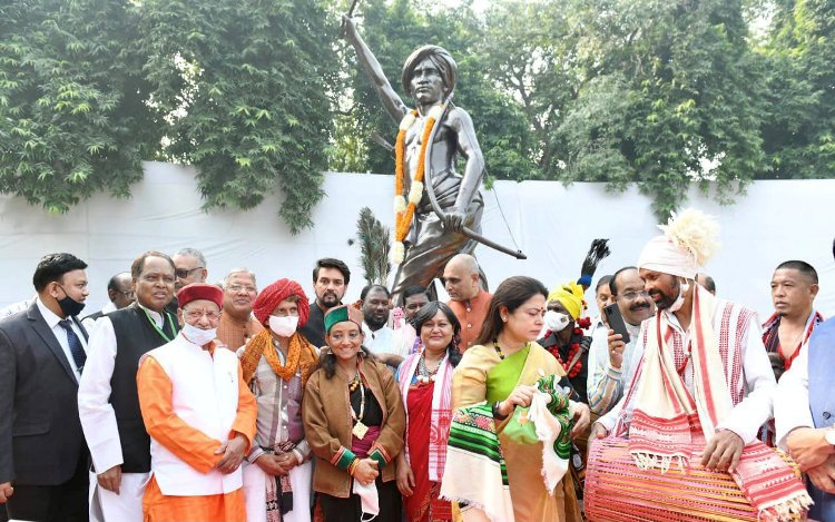 Anurag Thakur offers tributes at statue of Bhagwan Birsa Munda in Parliament 