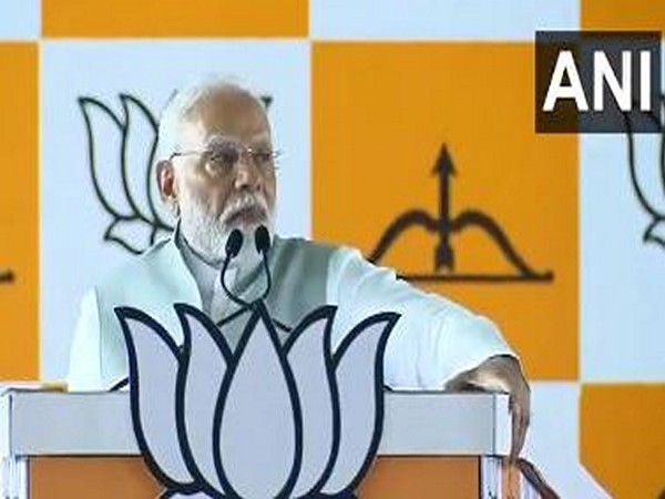 PM Modi Accuses Congress of Exploiting Poverty for Political Gains