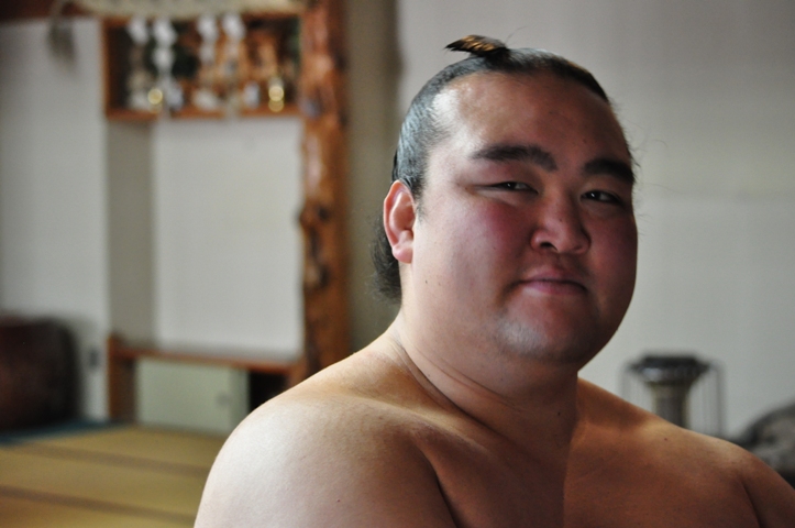 Sumo wrestling grand champion Kisenosato retires following 3rd successive loss 