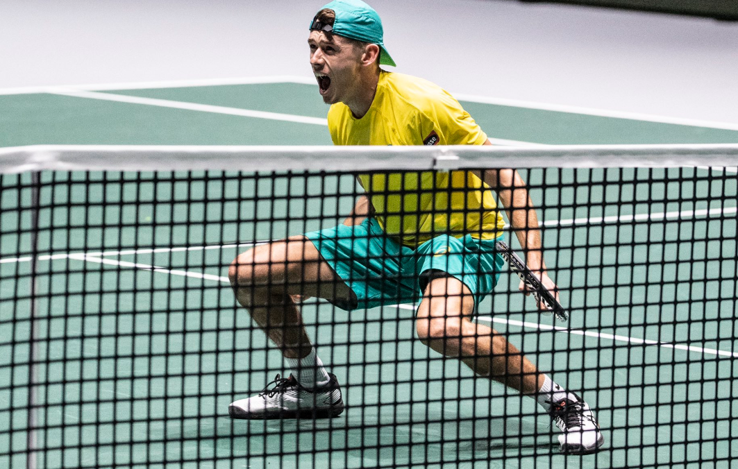 Tennis-De Minaur dispatches Andujar to march into Australian Open last 16
