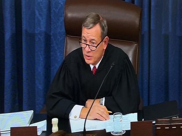 US senators sworn in for Trump impeachment trial, Chief Justice John Roberts to preside 