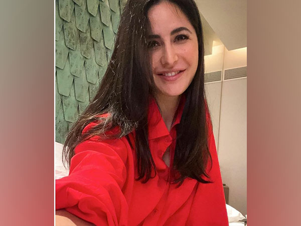 Katrina Kaif gives a glimpse of her 'Indoors in Indore' mood