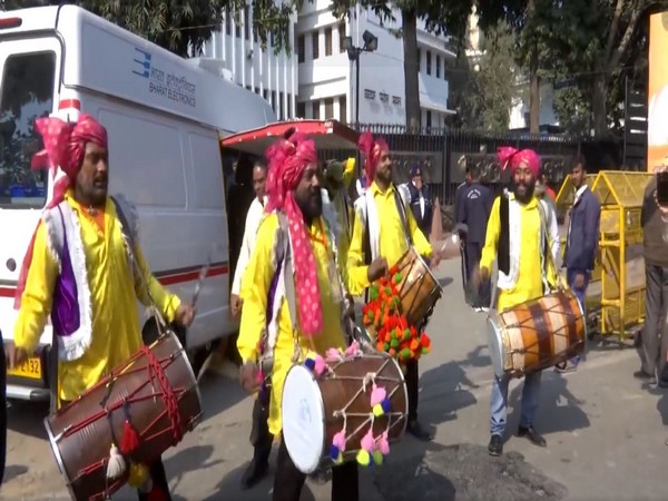 Delhi: Artists beat drums in Patel Chowk area ahead of PM Modi's roadshow