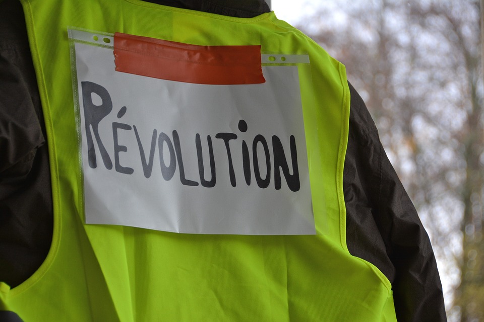 UPDATE 2-Paris draws new climate rally; police vie with 'yellow vests', 'black blocs'