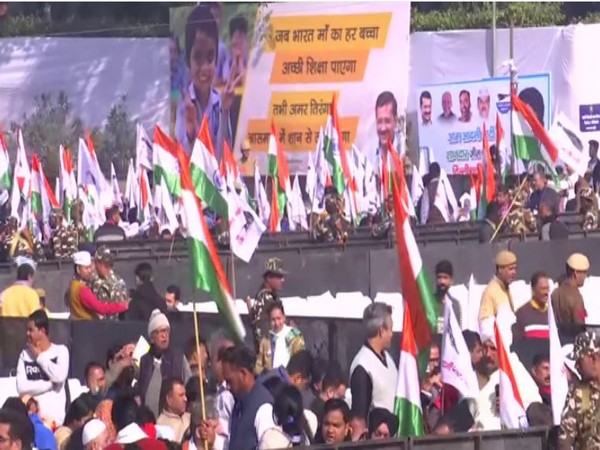 Ramlila Maidan covered with tricolours, echoes with patriotic songs ahead of Kejriwal's oath-ceremony