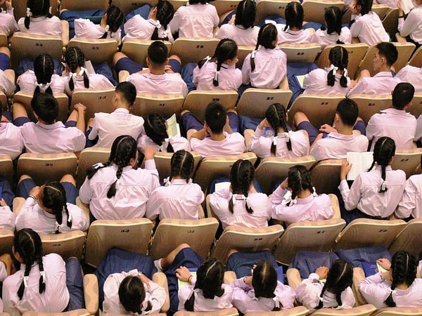 Hong Kong shuts schools as new virus cases increase