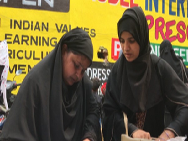 Muslim women in MP's Jabalpur excited for Ladli Behana Yojana, queue up in banks to update documents 
