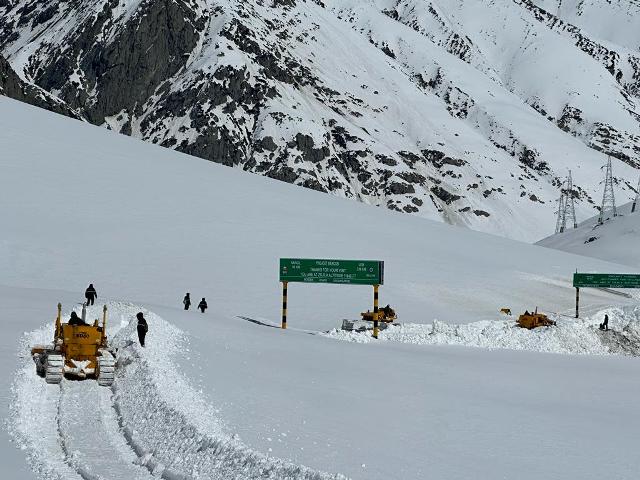 Border Roads Organisation opens strategic Zojila Pass on Greater Himalayan Range