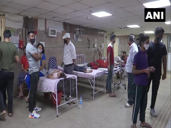 UP CM orders setting up of 1,000-bed makeshift COVID hospital in Lucknow