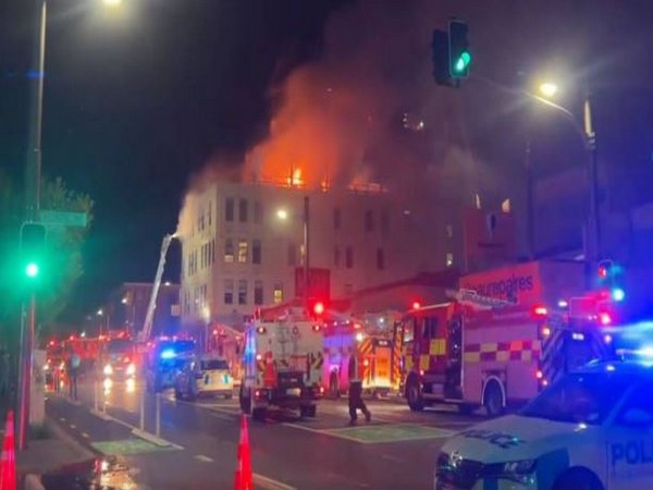 10 people killed in fire at New Zealand hostel