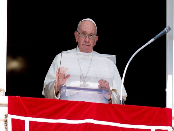 Pope Francis Embraces Humor, Welcomes Global Comedians