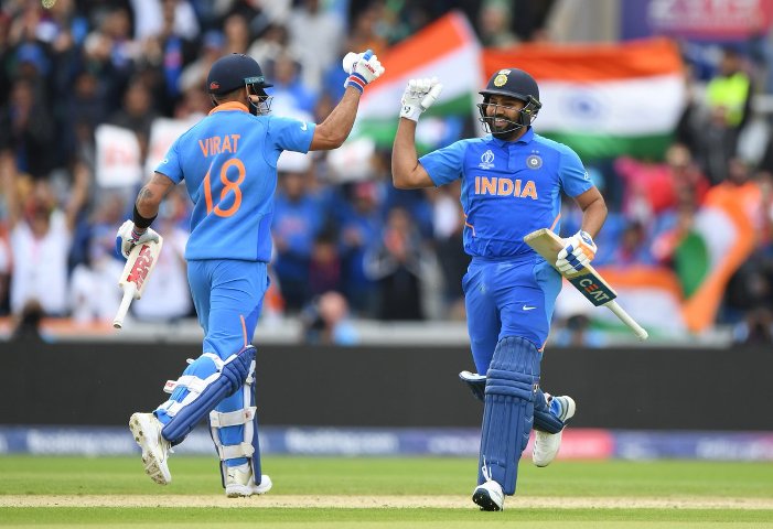 CWC'19: Kohli's decision to walk-off leaves Twitterverse confused