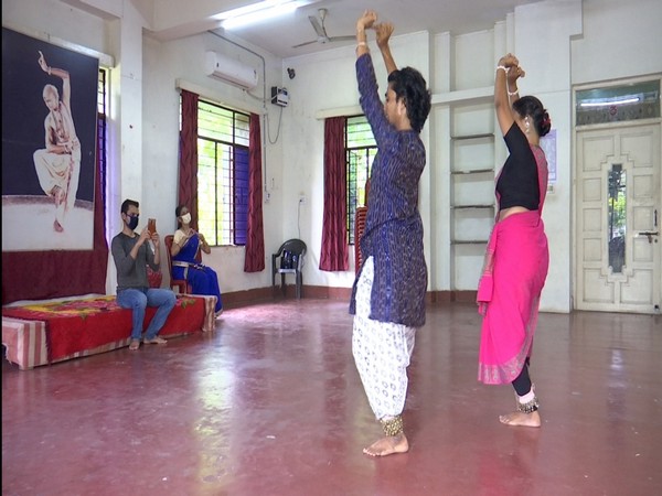 Odisha: Guru Kelu Charan Mohapatra Odissi Research Centre takes music and dance classes online amid COVID-19 pandemic
