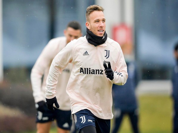 Juventus midfielder Arthur Melo to miss two months after surgery