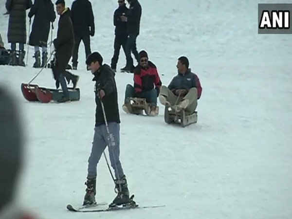 COVID-19: J-K's Baramulla bans entry of local day-picnickers in Gulmarg on weekends