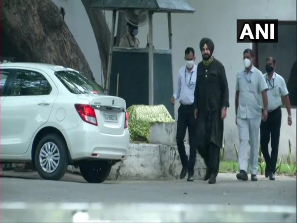 Navjot Singh Sidhu reaches 10 Janpath amid speculation of appointment as next Punjab Congress Chief
